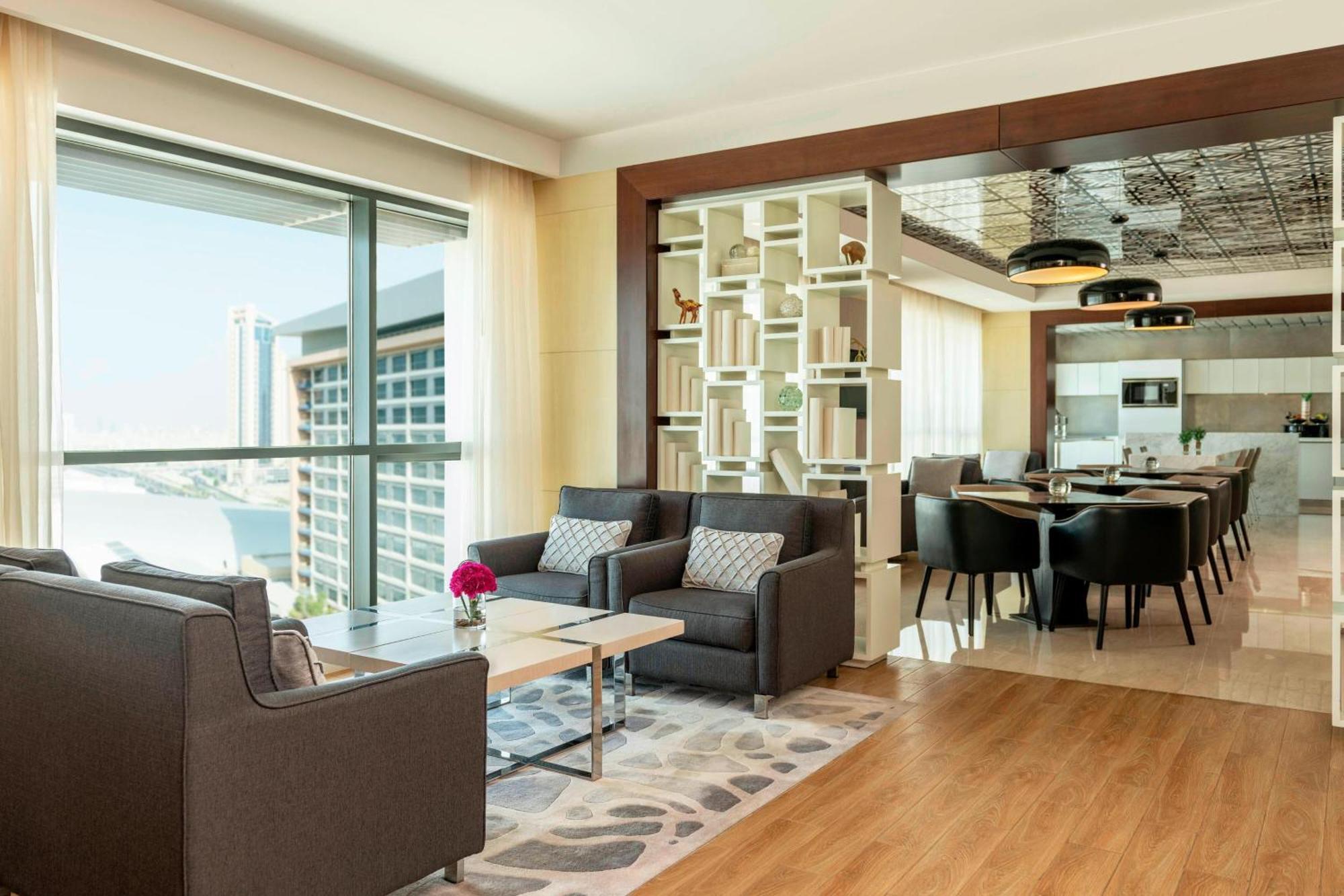 Le Meridien City Centre Bahrain Манама Екстер'єр фото Club Lounge at the hotel